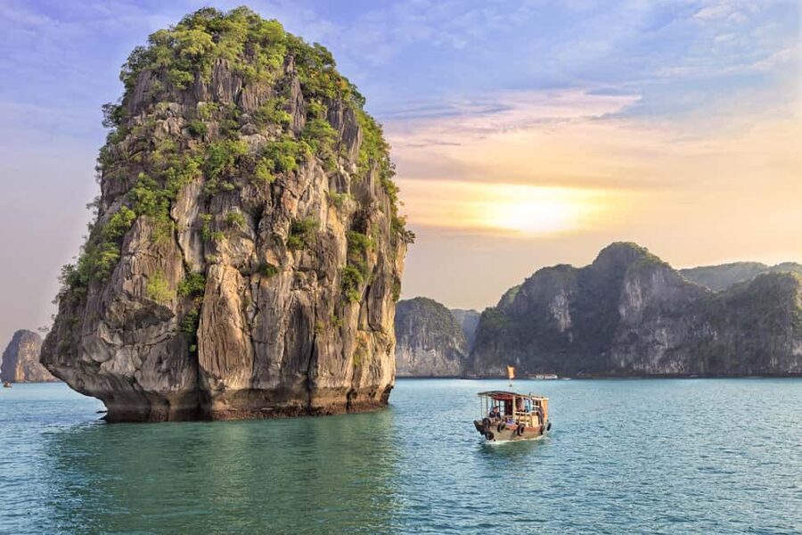 From Hanoi: Ha Long Bay 1 Day Tour With A Luxury Cruise - Sung Sot Cave and its 700-plus steps
