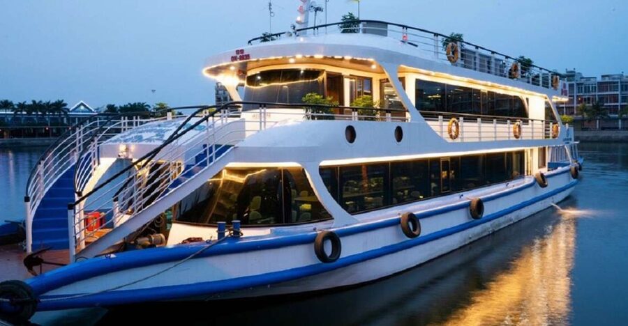 From Hanoi: Ha Long Bay Luxury Cruise Day Tour with Jacuzzi - The buffet lunch and the value of eating onboard