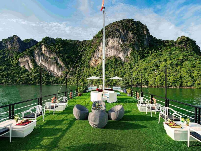 From Hanoi: Ha Long Bay Luxury Cruise with Big & Small Group - Titov Island for swimming and the viewpoint