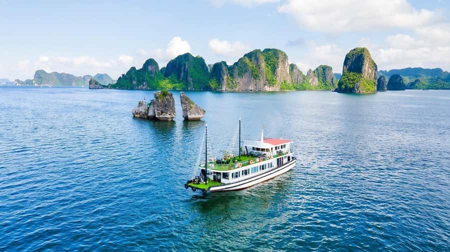 From Hanoi: Ha Long Bay Luxury Day Cruise with Food & Kayak - Key points to know before booking