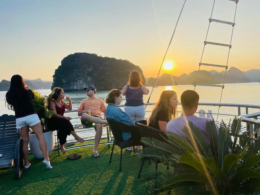 From Hanoi: Ha Long Bay Luxury Day Cruise with Food & Kayak - Group size, guiding, and the feel of the boat