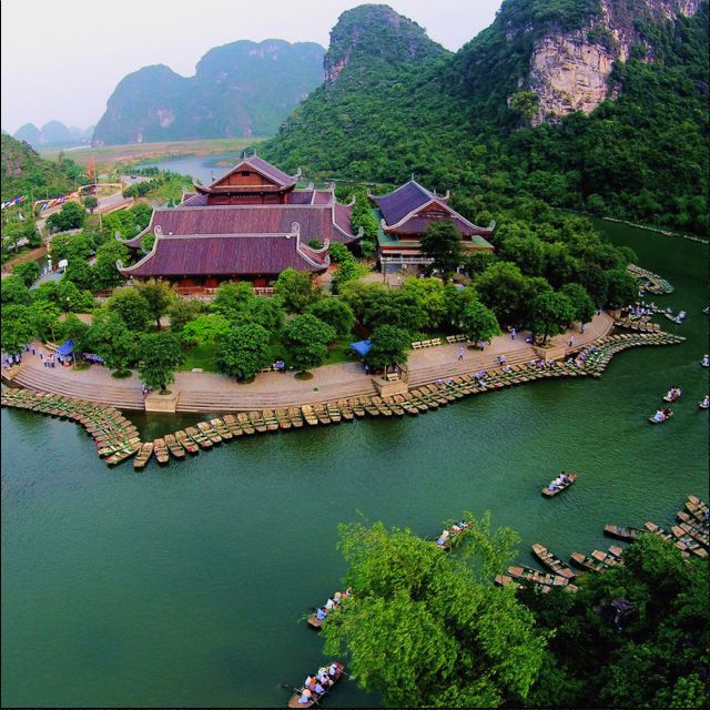 From Hanoi: Hoa Lu-Trang An-Mua Cave Luxury Trip w/Limousine - The limousine ride from Hanoi Old Quarter