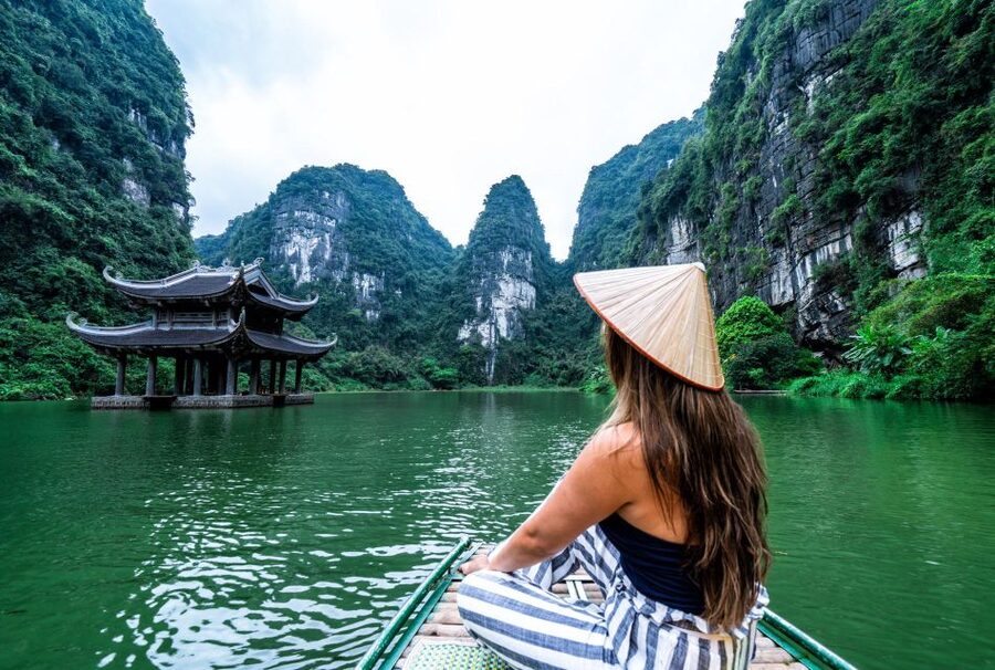 From Hanoi: Hoa Lu-Trang An-Mua Cave Luxury Trip w/Limousine - Climbing 500 steps at Mua Cave