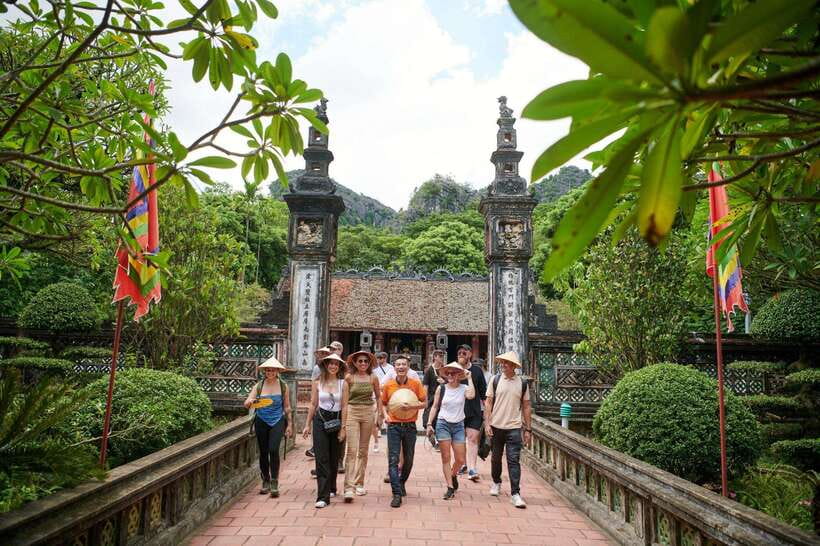 From Hanoi: Trang An, Hoa Lu & Mua Cave Full-Day Luxury Tour - What the $69 price really covers