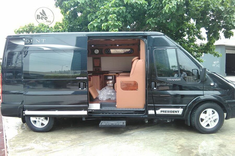 From Ho Chi Minh City: Mekong Delta VIP Tour by Limousine - Leaving My Tho by motorboat