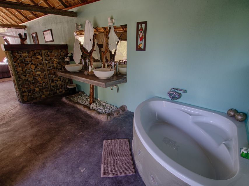 From Johannesburg: Kruger National Park 4-Day Luxury Safari - Day 2: Olifants River walking and a second sundowner