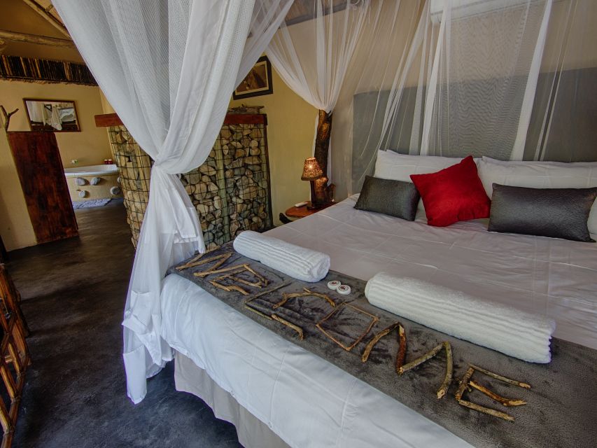 From Johannesburg: Kruger National Park 4-Day Luxury Safari - Day 1: Johannesburg to Tremisana and a four-hour sunset drive
