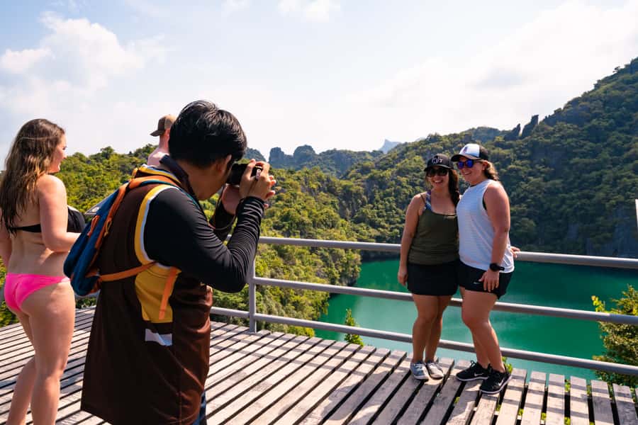 From Koh Samui: Ang Thong Marine Park VIP Small-Group Tour - Cruising among the 42 islands
