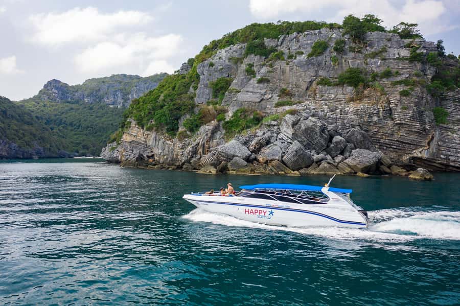 From Koh Samui: Ang Thong Marine Park VIP Small-Group Tour - The viewpoint and Emerald Lagoon climb