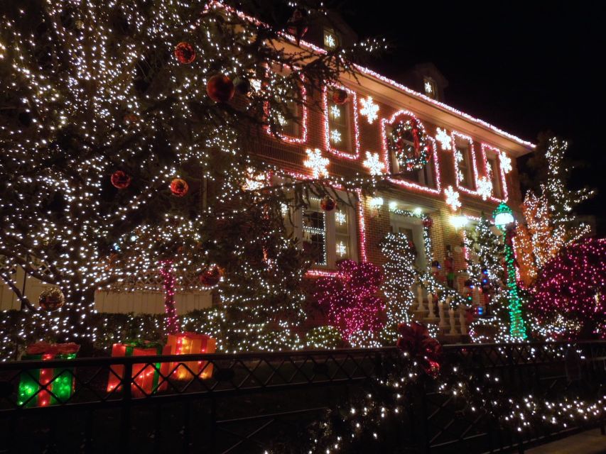 From Manhattan: 4-Hour Christmas Lights Luxury Bus Tour - Weather, crowds, and mobility