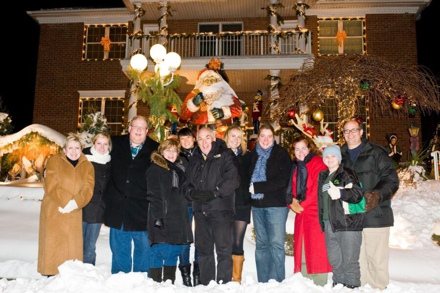 From Manhattan: 4-Hour Christmas Lights Luxury Bus Tour - Brooklyn Bridge Park supplies the skyline moment