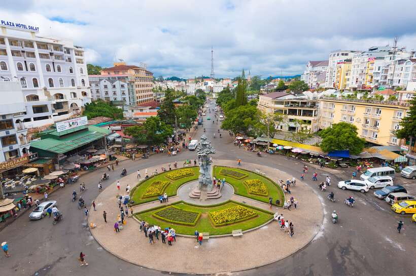 From Nha Trang: Best Seller Top Site Luxury Da Lat City Trip - Truc Lam Temple and more than 2,000 flower varieties