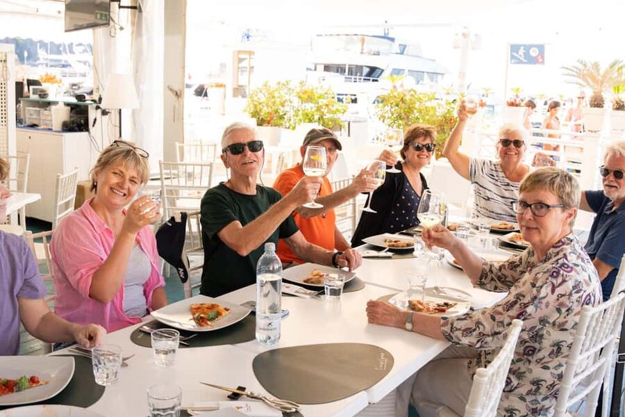 From Rome: Luxury Van Day Trip to Pompeii & Sorrento Lunch - Two hours inside Pompeii