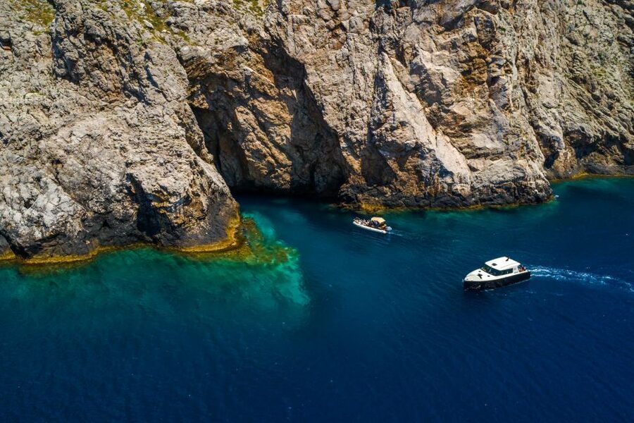 From Split: Blue Cave and Hvar Guided Tour by Luxury Boat - Lunch and free time in Milna