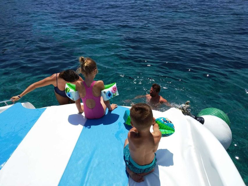 From Split: Luxury Cabin Boat Tour to The Blue Cave and Hvar - The crew and overall tour quality