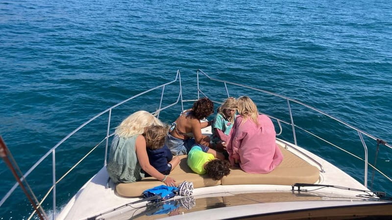 Fuengirola : 2 hours LUXURY Yacht Dolphin Trip DRINKS SNACKS - A luxury yacht without a full-day commitment