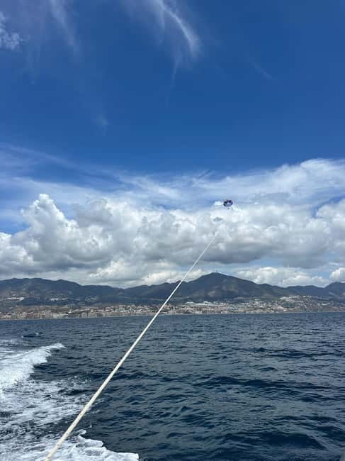 Fuengirola: Best luxury parasailing in Fuengirola - Who will enjoy this Fuengirola flight