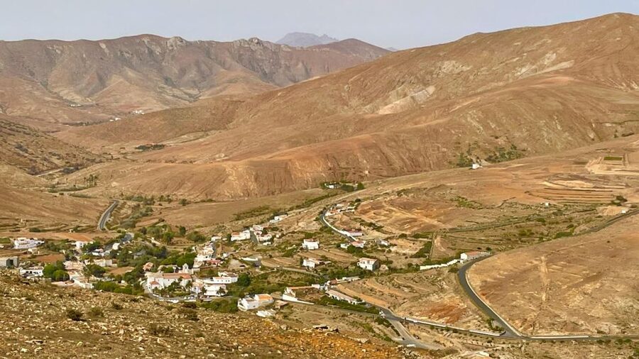 Fuerteventura: Island Highlights Guided VIP Sightseeing Tour - Viewpoints, volcanoes, and the Corralejo dunes