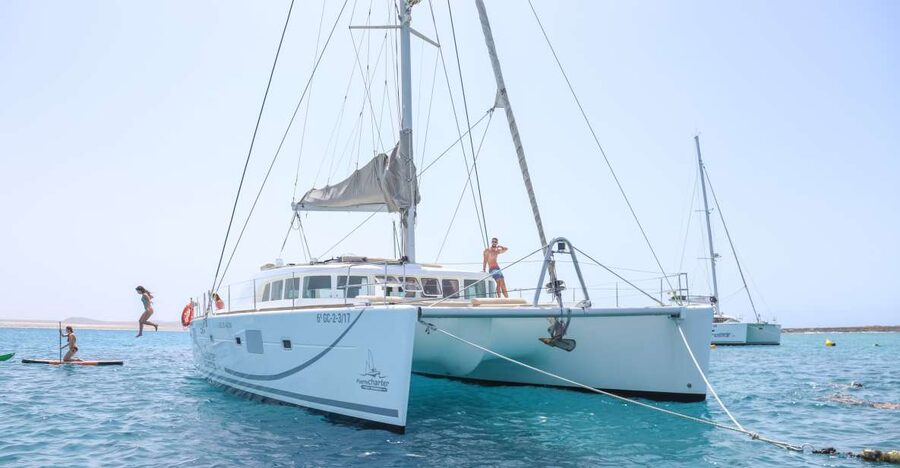 Fuerteventura: Private Luxury Catamaran to Lobo Island - Seeing La Caldera from the water