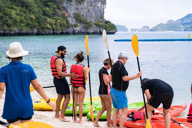 Full Day Ang Thong Islands Luxury Small Group Tour - Lunch, fruit, drinks, and the practical comforts