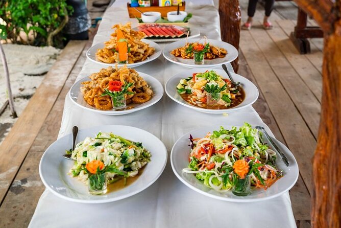 Full Day Ang Thong Islands Luxury Small Group Tour - A small group, but not always a deeply guided tour