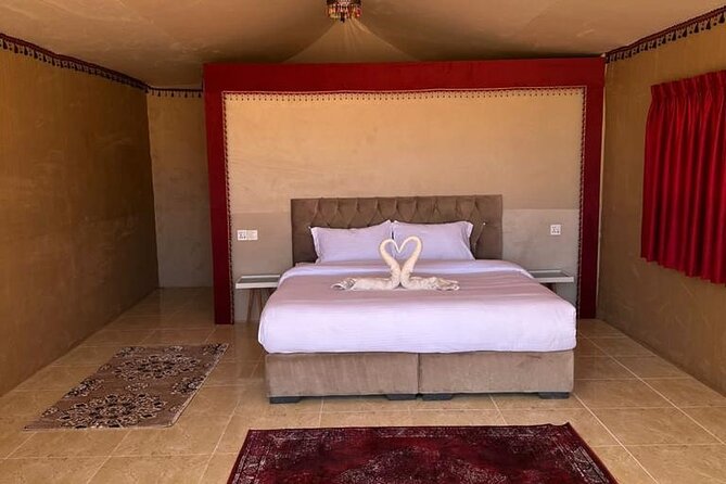 Full-Day Jeep Tour & Sleep in Luxury Tent with private Bathroom - The Al Hash Mountain hike and the overnight stay