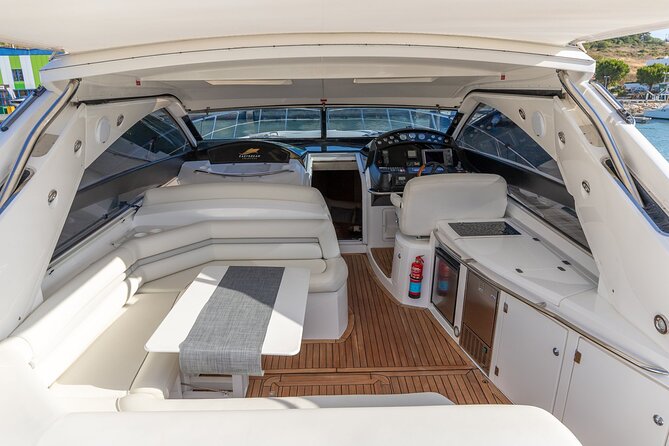 Full-Day Private Cruise in the Algarve Coast by Luxury Yacht - Capela da Nossa Senhora da Rocha from the sea