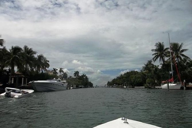 Fully Private Speed Boat Tours, VIP-style Miami Speedboat Tour of Star Island! - The safety briefing and the small boat