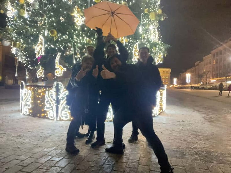 Fun explorers pub Crawl with 1 hour open bar and 3 VIP clubs - Walking through the Old Town between stops