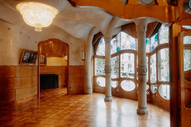 Gaudi Casa Batlló Pre Opening Tour &Skip-the-Line Sagrada Familia - Meeting at Casa Amatller on Passeig de Gràcia