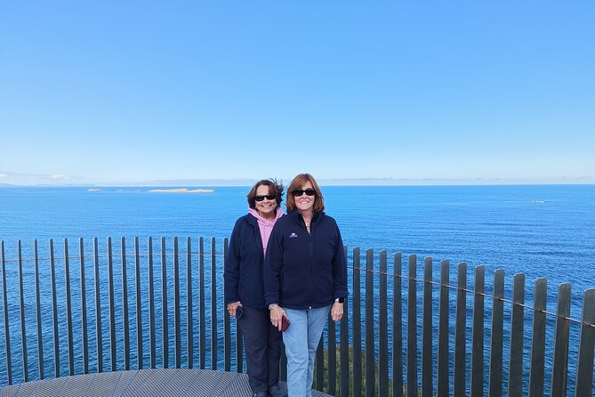 Giants Causeway Tour from Belfast in luxury 7 seater - Dunluce Castle on the cliff edge
