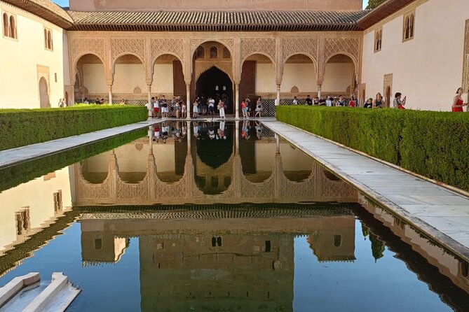 Granada : Alhambra Prestige Group Tour (VIP tickets included) - The Alcazaba and Granada views