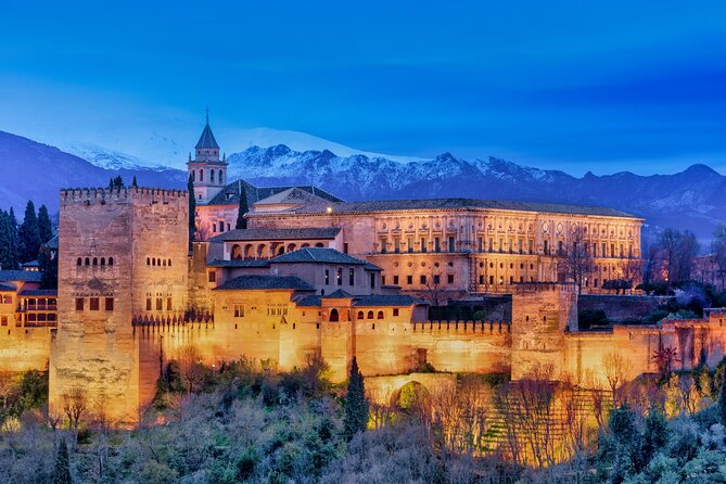 Granada : Private Alhambra Tour + Nazaries Palaces (VIP) - Thirty minutes inside the Alcazaba