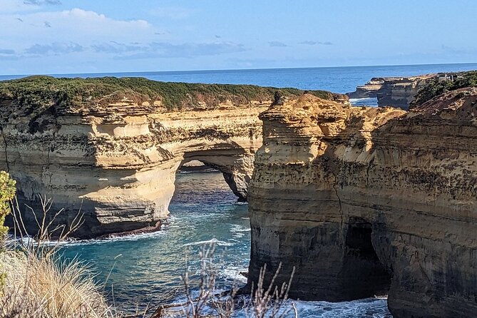 Great Ocean Road Tour Reverse –SML GRP-DLUX Mini Bus Hotel Pickup - The mini coach, pickup, and day’s rhythm