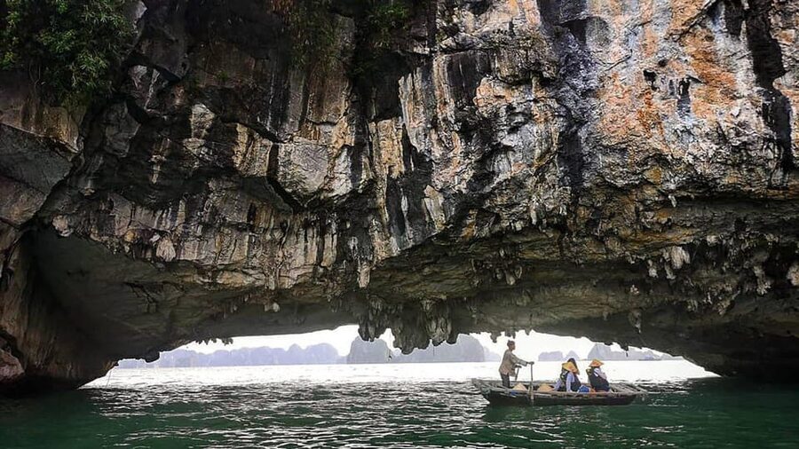 Ha Long 1 Day Luxury Small Group & Kayaking - Luon Cave by Kayak or Bamboo Boat