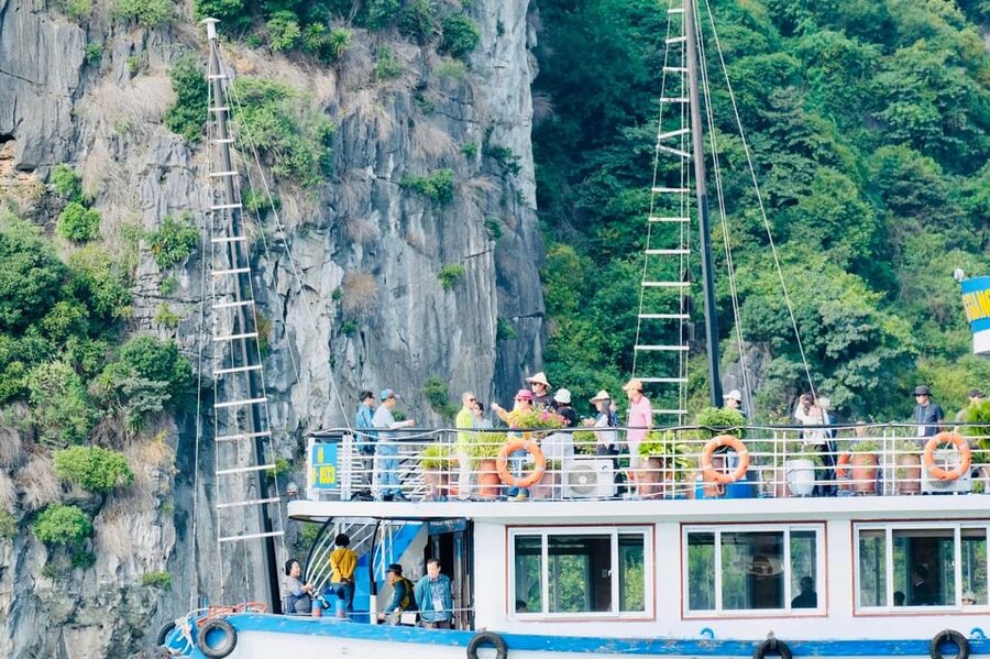Ha Long 1 Day Luxury Small Group & Kayaking - The Sunset Party on the Way Back