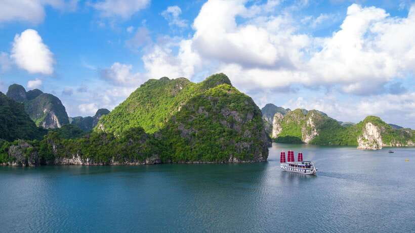 Ha Long Bay - Bai Tu Long Bay Luxury Boat Tour & Transfer - Five things to know before booking
