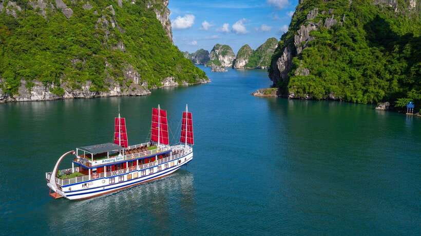 Ha Long Bay - Bai Tu Long Bay Luxury Boat Tour & Transfer - Cruising through Bai Tu Long Bay