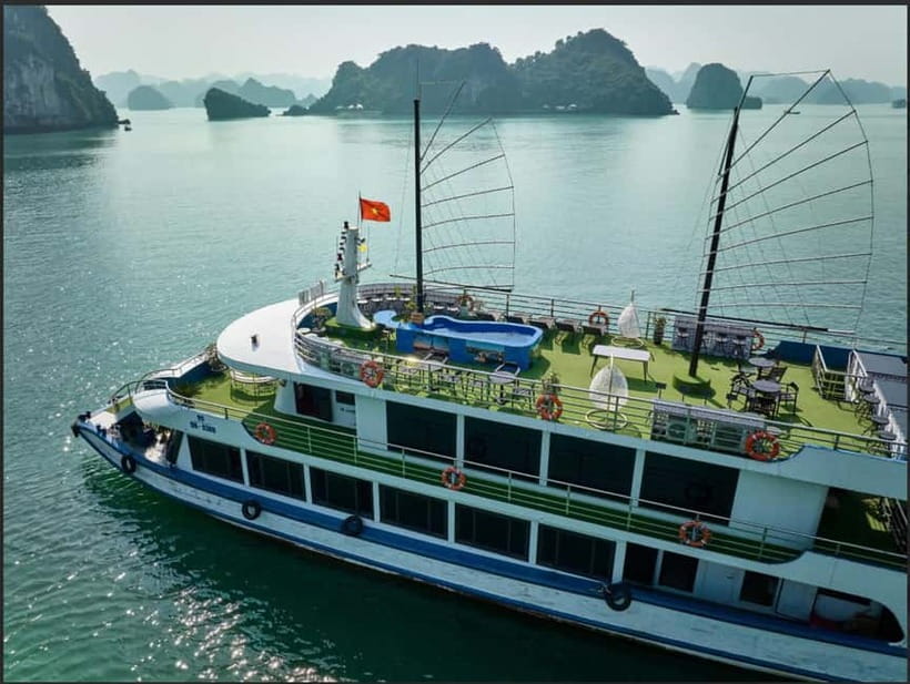 Ha Long Bay- Luxury Day Cruise, Lunch& Kayaking&Sunset party - Sửng Sốt Cave and its stone formations