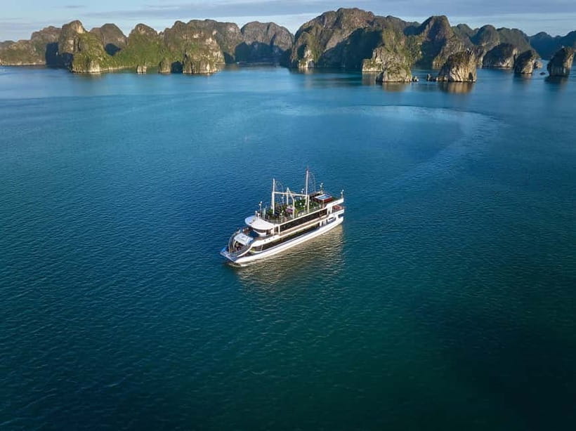 Ha Long Bay- Luxury Day Cruise, Lunch& Kayaking&Sunset party - What the $51 price really covers