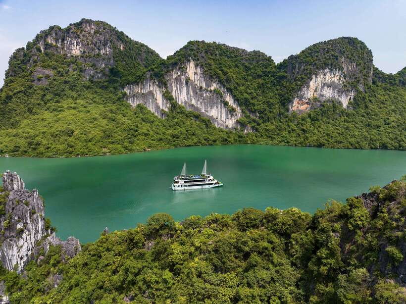 Ha Long Bay Luxury Full Day Cruise| Buffet & All Included - Key Points At A Glance