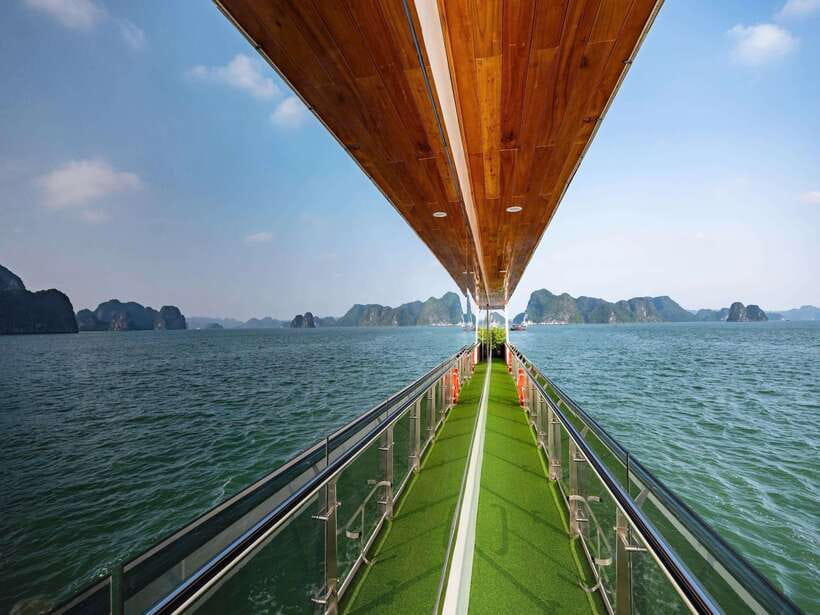 Ha Long Bay Luxury Full Day Cruise| Buffet & All Included - The Seafood Buffet Lunch On Board