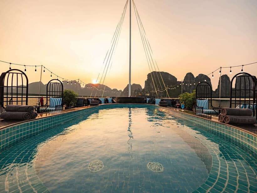 Ha Long Bay Luxury Full Day Cruise| Buffet & All Included - Is $64 A Fair Price?