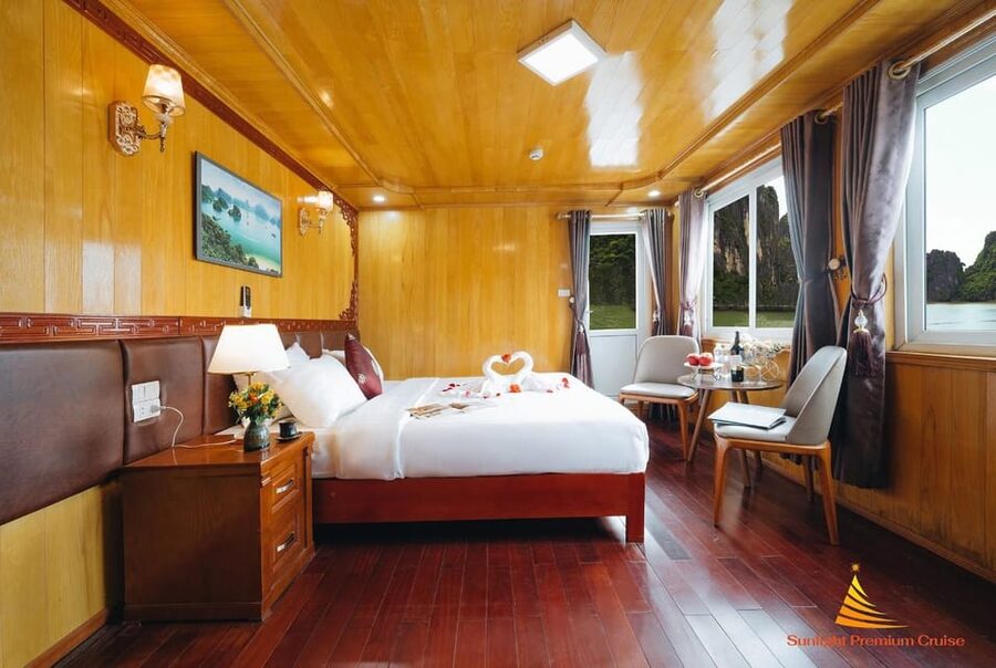 Ha Noi: Lan Ha Bay luxury cruise with private bancony, meals - Kayaking through Lan Ha Bay at 2:00