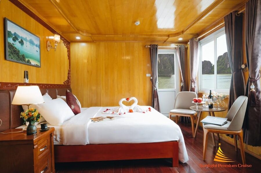 Ha Noi: Lan Ha Bay luxury cruise with private bancony, meals - Biking 5 kilometers to Viet Hai Village