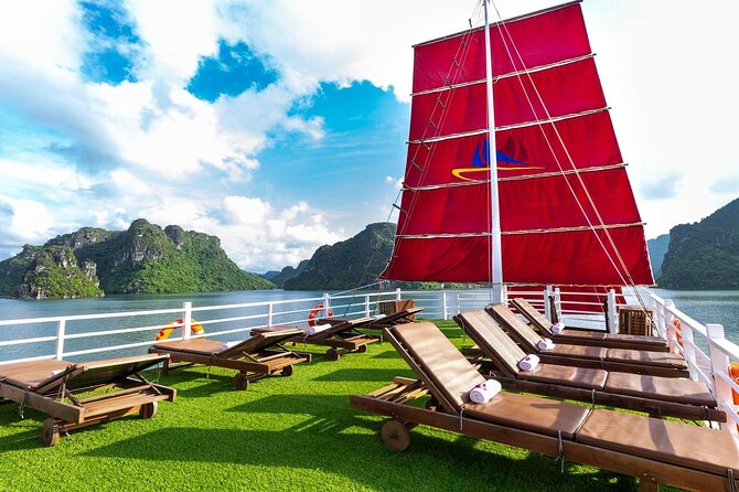 Halong Amazing Sail Luxury 1 Day Small Group Tour 7-Hour Cruising - Sung Sot Cave and its natural stone chambers