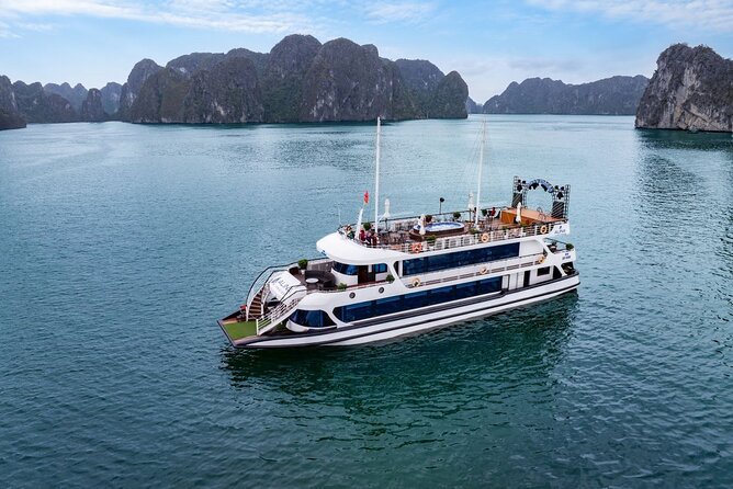 Halong and Bai Tu Long Luxury Day Escape - Buffet lunch keeps the middle of the day simple