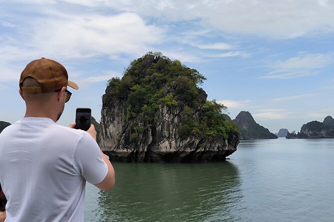 Halong & Bai Tu Long Luxury Day Tour - Fishing village & Kayak - 7:00 Pickup in Hanoi’s Old Quarter