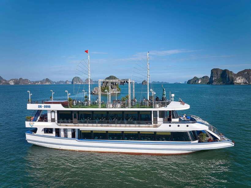 Halong Bay Luxury Cruise: Kayak&Swim,Cave, Party BEST SELLER - What the day looks like from Hanoi to Halong Bay