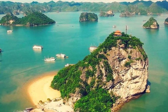 Halong Bay luxury day tour to Sung Sot Cave - Lunch among Halong Bay’s limestone islands